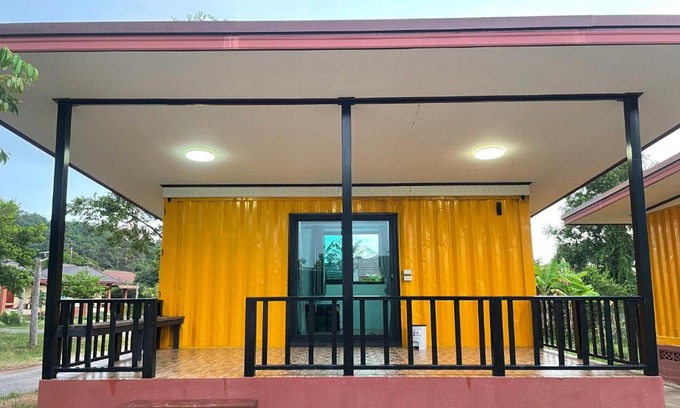 Chakphong House | The Monday ที่พักราคาถูก ใกล้หาดแหลมแม่พิมพ์