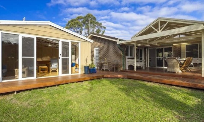 Mollymook House | The Mook Summary: Pet