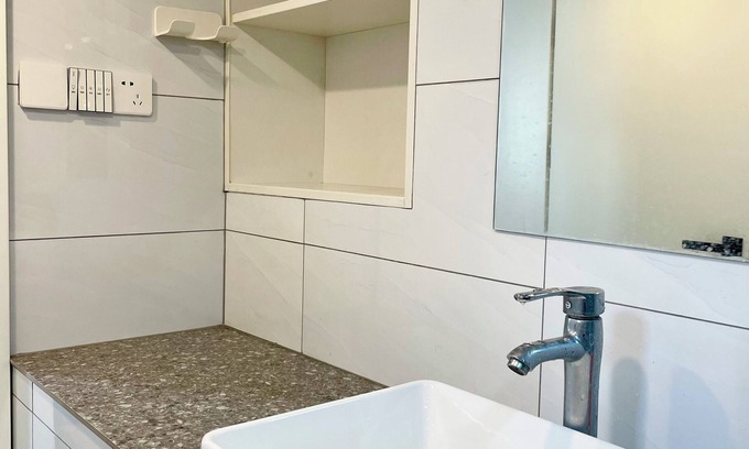 Huaihai Road Commercial Area Apartment | The most Cozy 1-bedroom apartment in downtown Shanghai