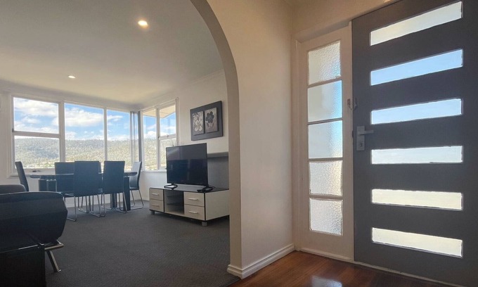 Risdon Vale House | The Mountain Riveting House at Risdon vale