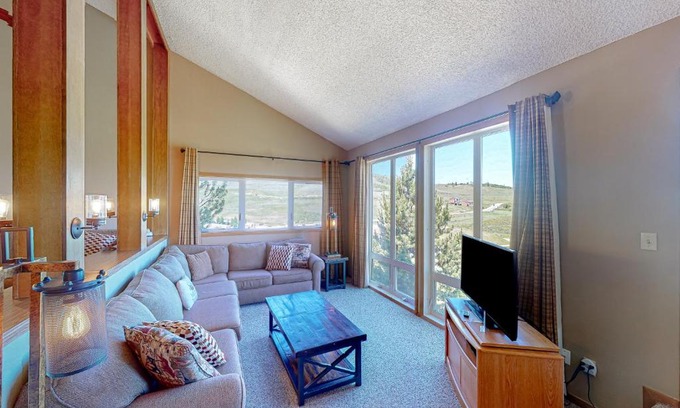 Silvercreek Apartment | The Mountainside - Unit B47