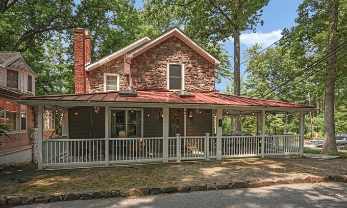 Mount Gretna Heights House | The Muhlenberg Cottage