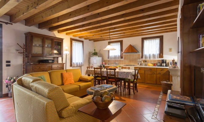 Castegnero Apartment | The Mulberries three bedroom and two bathroom apartment