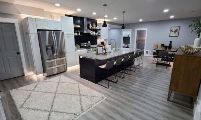 Sandy House | The Narnia Gateway on SLC's East Bench, mins from World Class Skiing, Sleeps 8