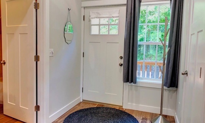 Jennings Lodge Apartment | The Nest- A Peaceful Apartment near the Willamette River