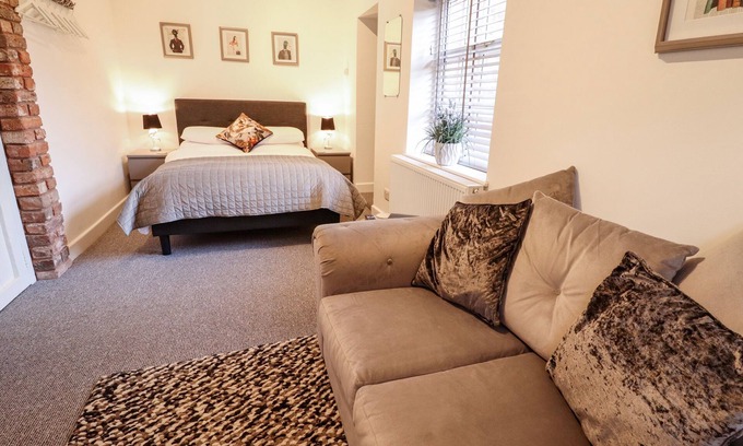 Bawtry Cottage | THE NEST, romantic, character holiday cottage in Bawtry