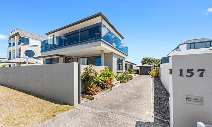 Mount Maunganui House | The Nest - Te Kohanga - Mt Maunganui Holiday Home