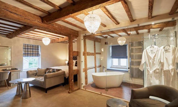 Woolhope Hotel | The New Inn