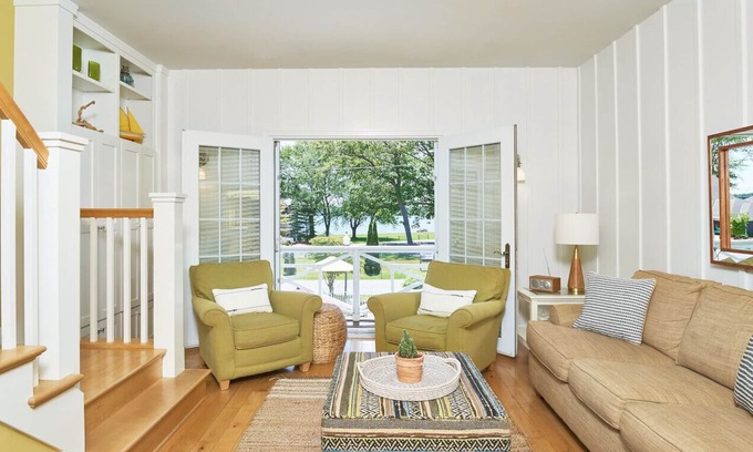 Holland House | The Newport