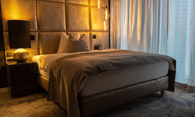 Speldorf Hotel | THE Newsha Signature Home