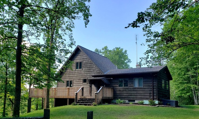Puposky Cabin | The North Forty Cabin Retreat, private place for families, 30 min. from Bemidji