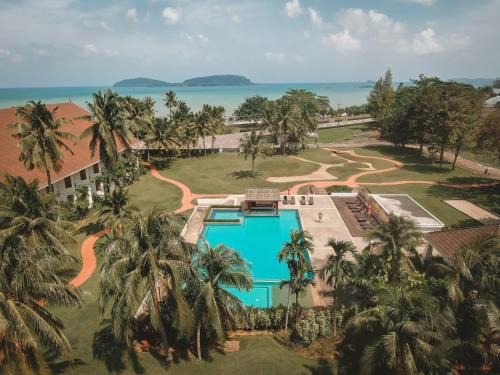 Pak Nam Hotel | The Nouveau Chumphon Beach Resort And Golf