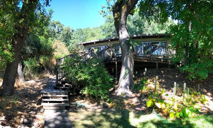 Glen Ellen House | The Oak Haven! Private, Nature Retreat w/Hot Tub in Wine Country!