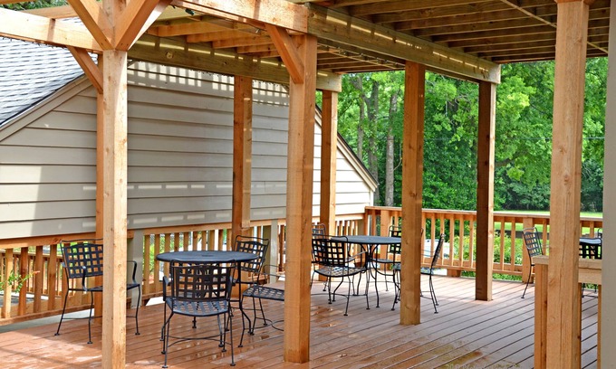 Sulphur Springs Bed & Breakfast | The Oaks Bed and Breakfast