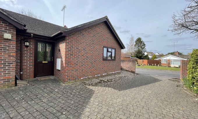 Warminster House | The Oaks - Cosy bungalow, near Longleat