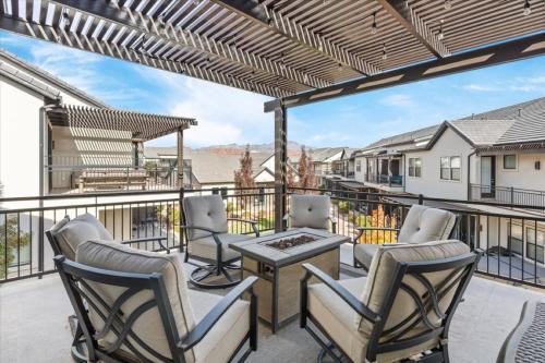 Santa Clara House | The Ocotillo 10 Tropical Pool Splash Pad Pickle Ball Sleeps 15