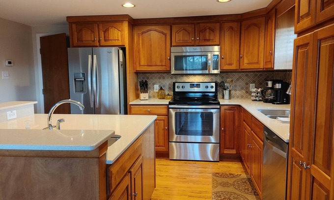 Franklin House | The Octagon House: long-range views, fireplace, easy access, close to town