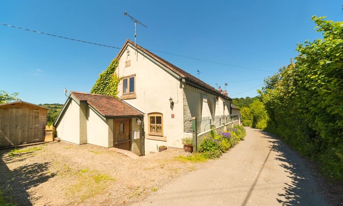 Pontesbury Cottage | THE OLD CHAPEL, pet friendly, with hot tub in Stiperstones