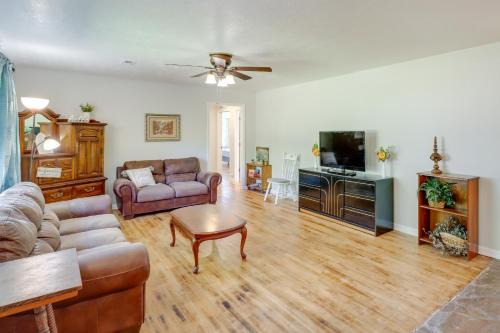 Saint Joe House | The Old Parsonage Pindall House with Patio!