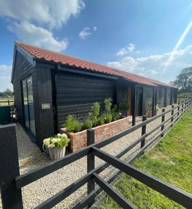 Low Catton House | The Old Potting Shed - 2 bed cottage with hot tub