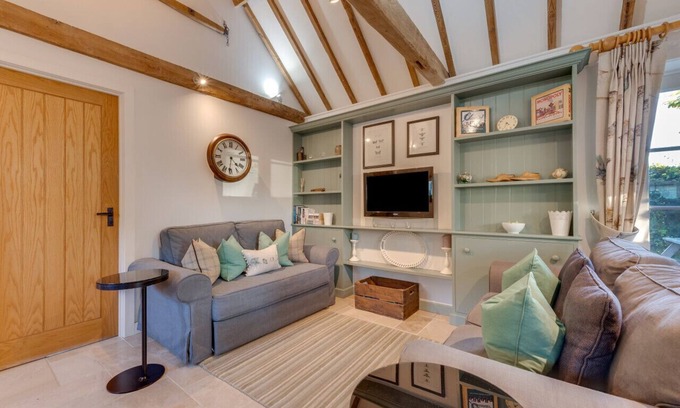 Linton House | The Old Pump House - One Bedroom House, Sleeps 3