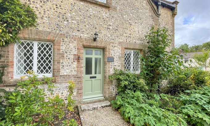 Dorchester Cottage | THE OLD SCHOOL HOUSE, pet friendly, with open fire in Piddletrenthide