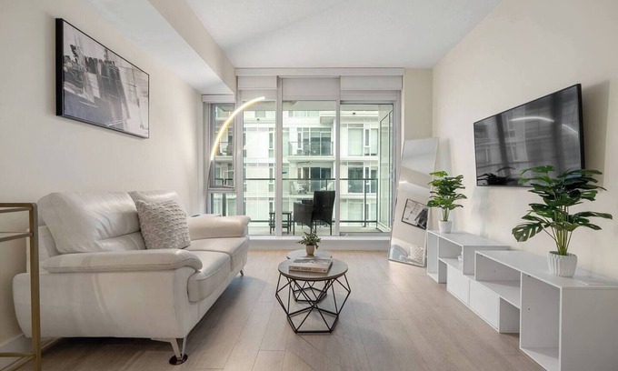 Beltline Apartment | The Opal - Near Stampede Grounds