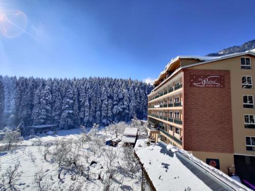 Old Manali Resort | The Orchard Greens Resort - A Centrally Heated Property
