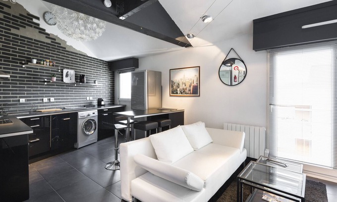 Madeleine-Champ de Mars Apartment | The orchestra, flat in the center with parking