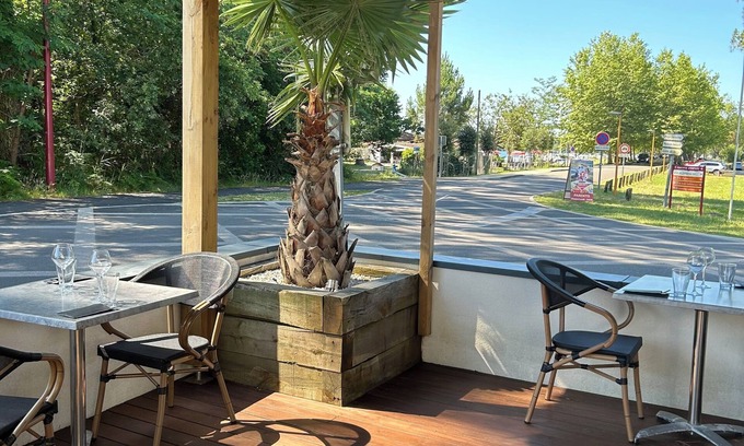 Parentis-en-Born Hotel | The Original Boutiques, Hotel Lakeside