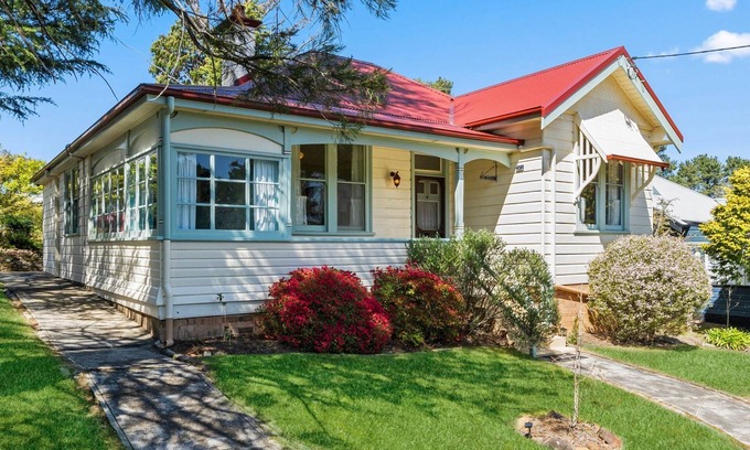 Leura House | The Outlook in Leura
