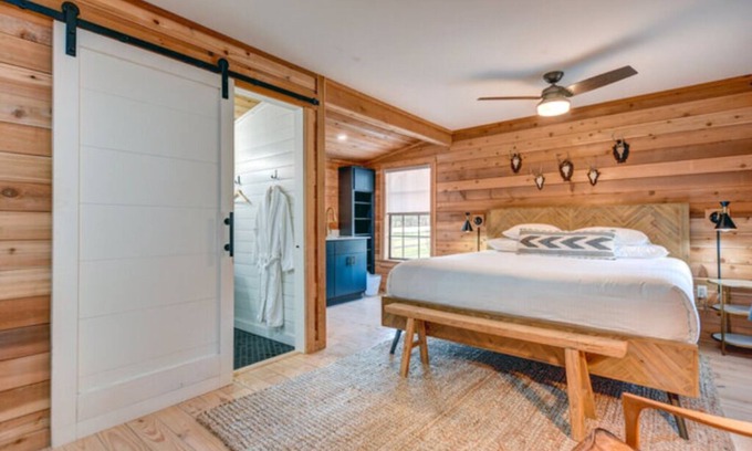 Warrenton Apartment | The Outpost - Farmstead