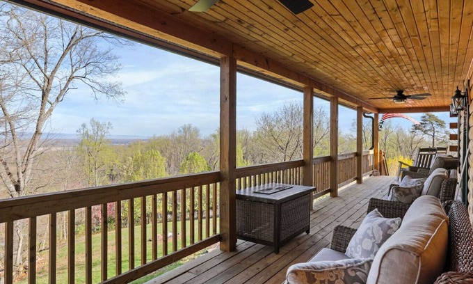 Front Royal Cabin | The Overlook- Shenandoah National Park