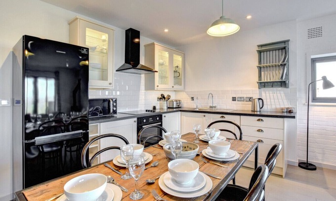 Woodbridge House | The Owls at Oxley - Five Bedroom House, Sleeps 10