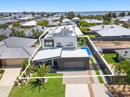 Yarrawonga House | The Palms Guest House Yarrawonga