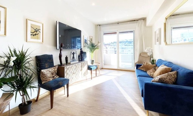 San Sebastian Centro Apartment | The Paradise: Luxurious flat, parking, jacuzzi, terrace, new
