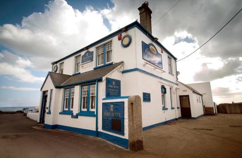 Coverack Bed & Breakfast | The Paris Hotel