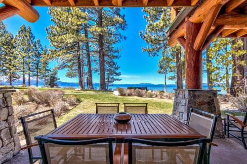 Sierra Shores Apartment | The PEAK Denali 13 - The Ultimate in Lakefront Luxury