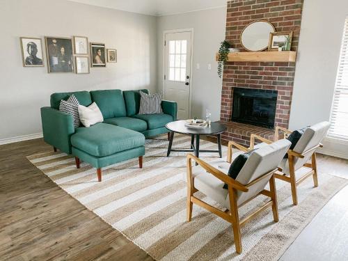 Abilene House | The Pearl: A Fully Updated 3 Bedroom Home Near ACU