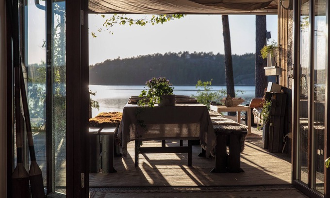 Varmdo House | The pearl of the archipelago, beachfront location near shopping and outdoor activities. Unique accommodation.