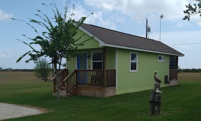Port Lavaca Cottage | The Pelican at Magnolia Beachn