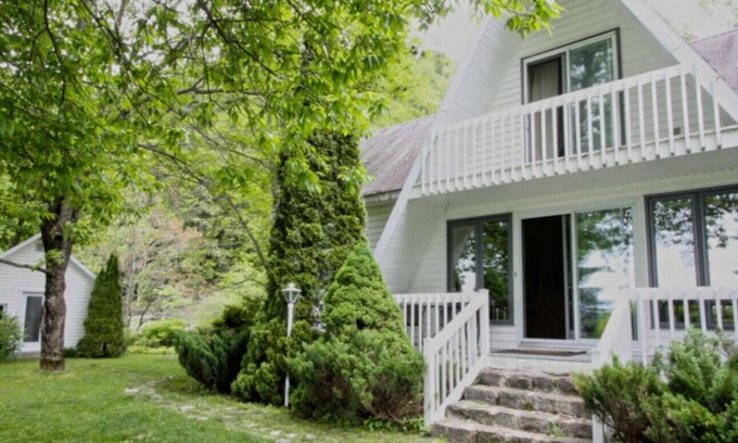 Saint-Nicolas Ski Chalet | The Peninsula - St. Nicolas