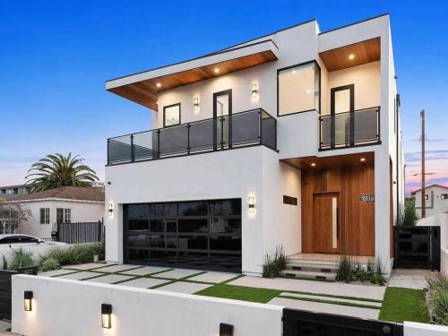 Venice House | The Penmar Retreat - Luxurious resort-style oasis