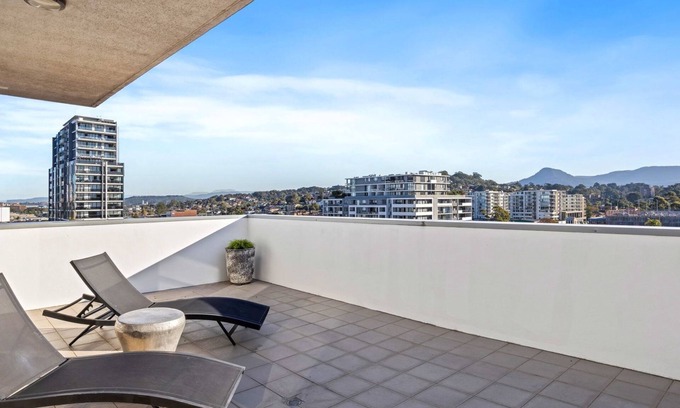 Wollongong CBD House | The Perch - Gorgeous 3 Bedroom Penthouse