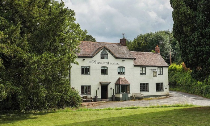 Neenton Cottage | THE PHEASANT APARTMENT, pet friendly, with a garden in Neenton