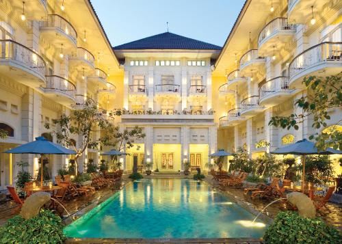 Central Yogyakarta Hotel | The Phoenix Hotel Yogyakarta - Handwritten Collection