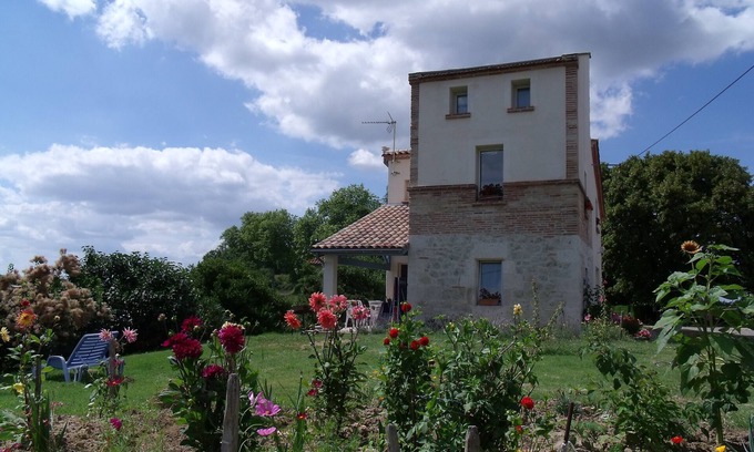 Durfort-Lacapelette Villa | The pigeon house in Figue Haut