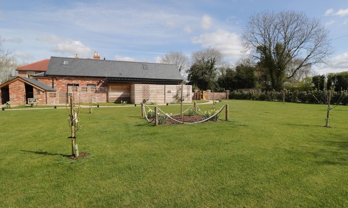 Hereford House | THE PIGGERY, pet friendly, character holiday cottage in Hereford