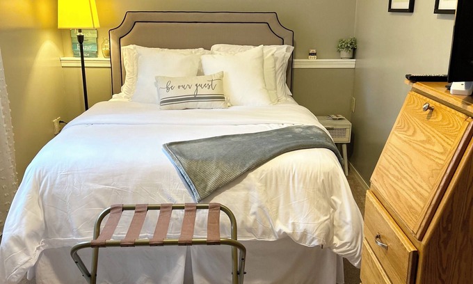 Pine Grove Mills Apartment | The Piney Ridge Escape-Apartment Near PSU