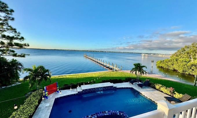 Ellenton House | The Pink Riverhouse Waterfront Paradise